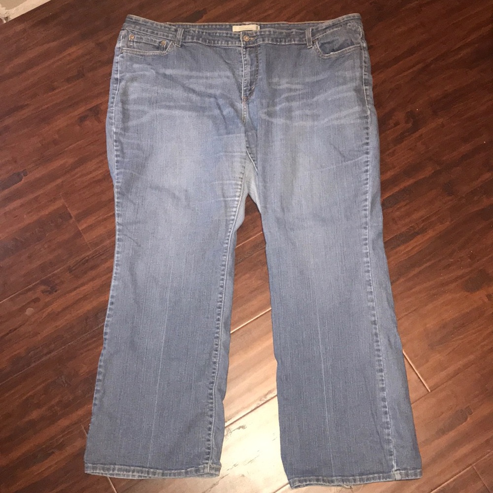 Levi Women’s 590 Bootcut Jeans